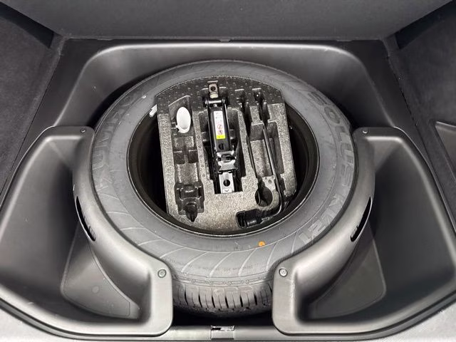 2017 Bright White Clearcoat Jeep Grand Cherokee Laredo 4X4 SUV