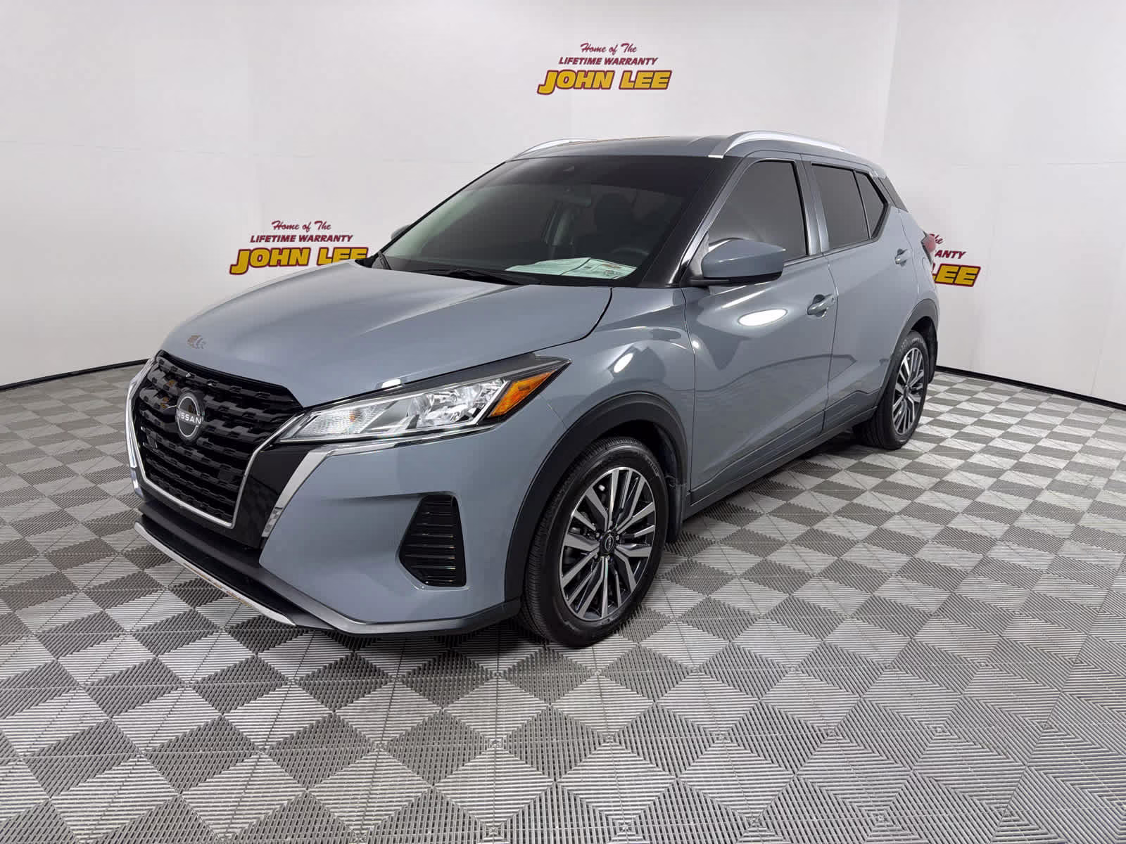 2024 Boulder Gray Pearl Nissan Kicks SV FWD SUV