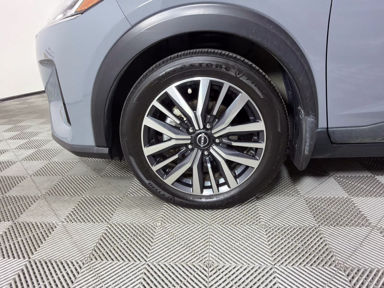 2024 Boulder Gray Pearl Nissan Kicks SV FWD SUV