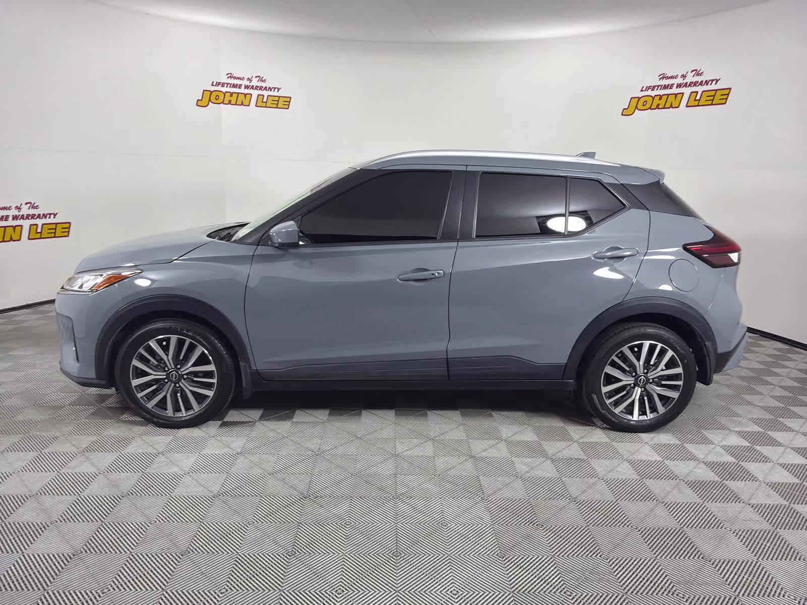 2024 Boulder Gray Pearl Nissan Kicks SV FWD SUV