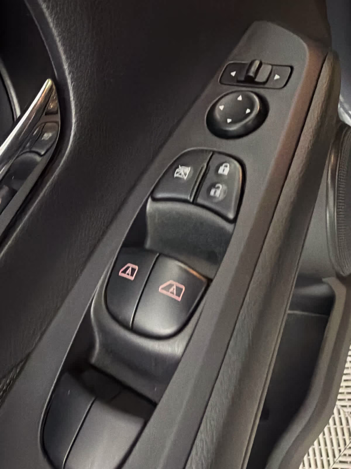 2024 Boulder Gray Pearl Nissan Kicks SV FWD SUV