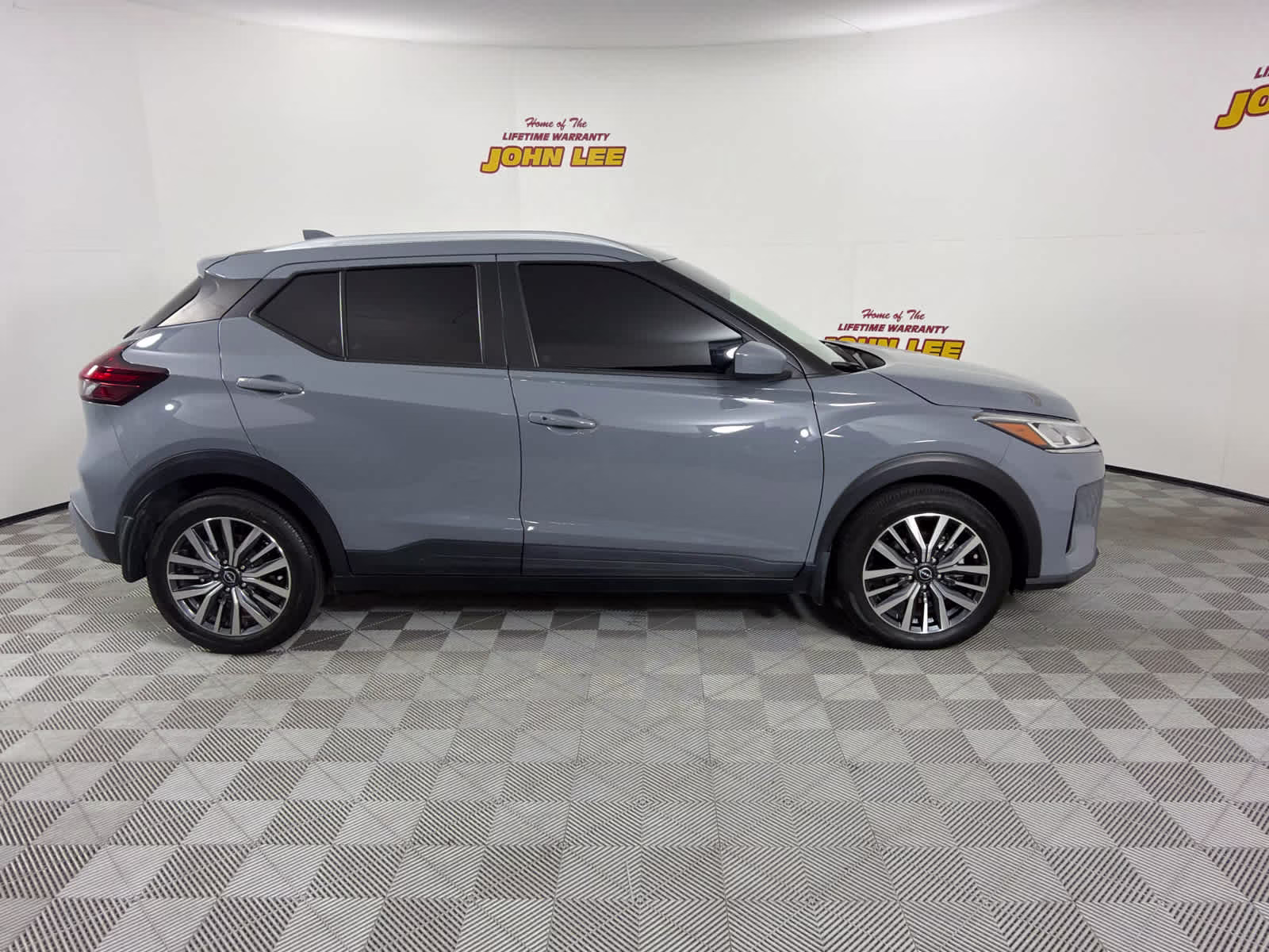 2024 Boulder Gray Pearl Nissan Kicks SV FWD SUV
