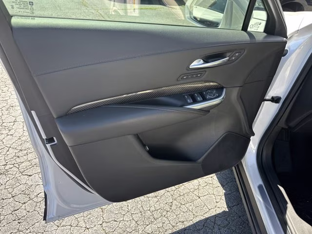 2019 Crystal White Tricoat Cadillac XT4 FWD Sport FWD SUV