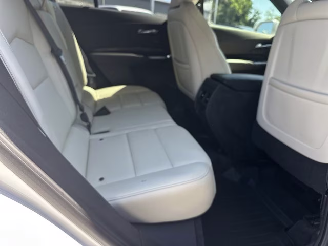 2019 Crystal White Tricoat Cadillac XT4 FWD Sport FWD SUV
