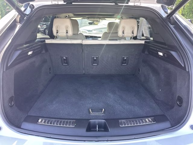 2019 Crystal White Tricoat Cadillac XT4 FWD Sport FWD SUV