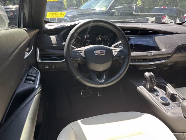2019 Crystal White Tricoat Cadillac XT4 FWD Sport FWD SUV