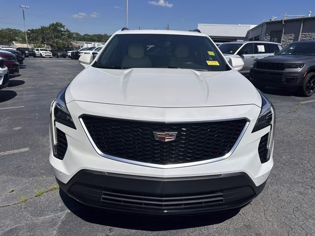 2019 Crystal White Tricoat Cadillac XT4 FWD Sport FWD SUV