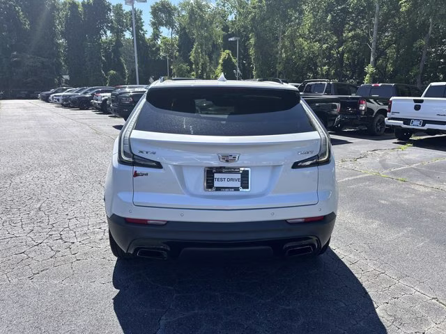 2019 Crystal White Tricoat Cadillac XT4 FWD Sport FWD SUV