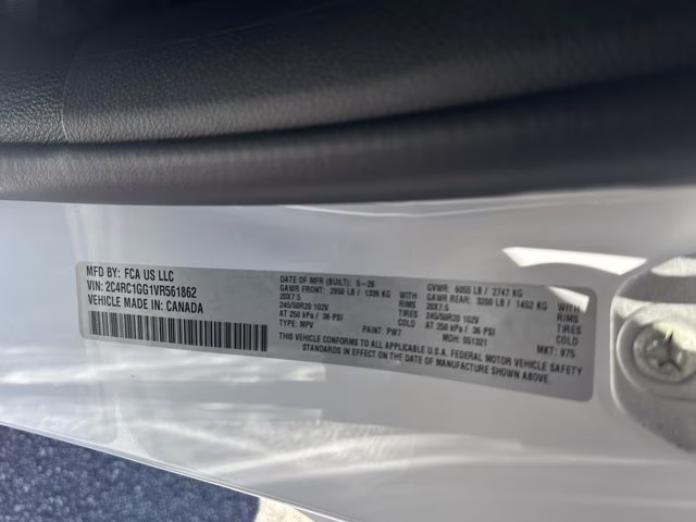 2027 Bright White Clearcoat Chrysler Pacifica Limited FWD Van