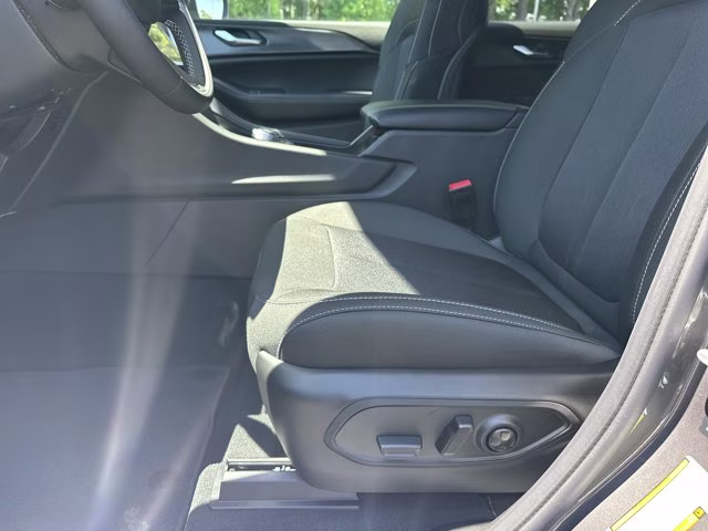 2026 Baltic Gray Metallic Clearcoat Jeep Grand Cherokee L Laredo RWD SUV