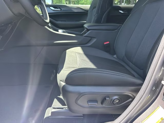 2026 Baltic Gray Metallic Clearcoat Jeep Grand Cherokee L Laredo RWD SUV