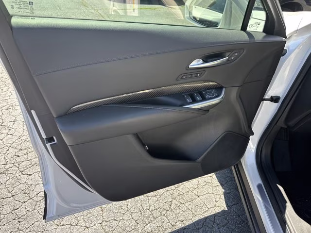2019 Crystal White Tricoat Cadillac XT4 FWD Sport FWD SUV