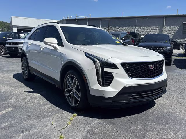 2019 Crystal White Tricoat Cadillac XT4 FWD Sport FWD SUV