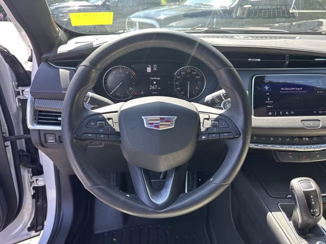 2019 Crystal White Tricoat Cadillac XT4 FWD Sport FWD SUV
