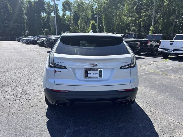 2019 Crystal White Tricoat Cadillac XT4 FWD Sport FWD SUV