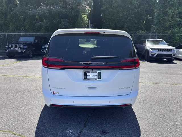 2027 Bright White Clearcoat Chrysler Pacifica Limited FWD Van