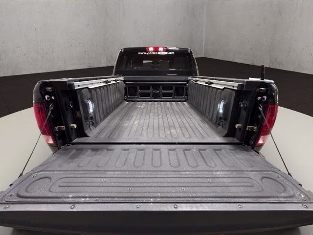 2019 Diamond Black Crystal Pearlcoat Ram 1500 Classic Tradesman 4X4 Truck