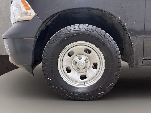2019 Diamond Black Crystal Pearlcoat Ram 1500 Classic Tradesman 4X4 Truck
