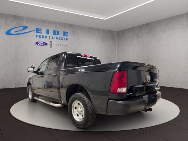 2019 Diamond Black Crystal Pearlcoat Ram 1500 Classic Tradesman 4X4 Truck