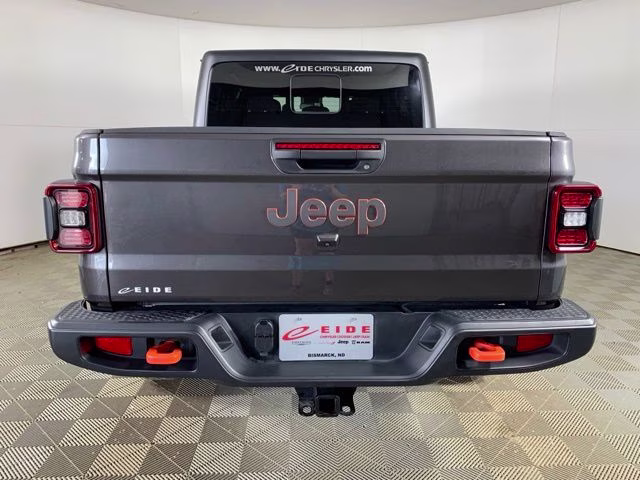 2024 Granite Crystal Metallic Clearcoat Jeep Gladiator Mojave 4X4 Truck