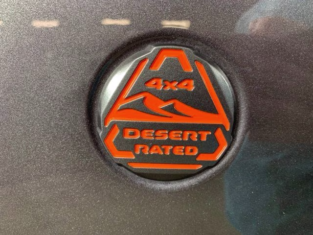2024 Granite Crystal Metallic Clearcoat Jeep Gladiator Mojave 4X4 Truck