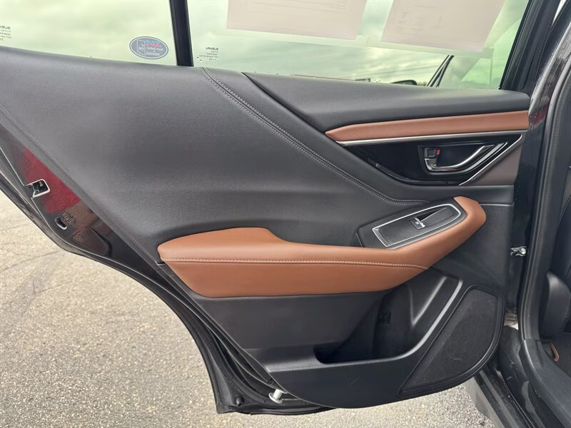 2022 Crystal Black Silica Subaru Outback Touring AWD Crossover