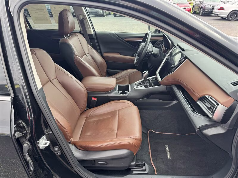 2022 Crystal Black Silica Subaru Outback Touring AWD Crossover