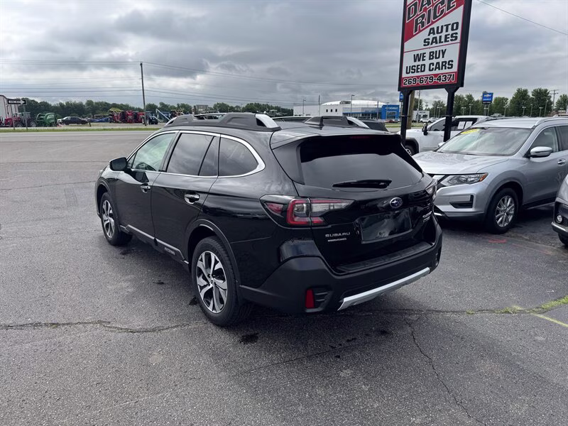 2022 Crystal Black Silica Subaru Outback Touring AWD Crossover