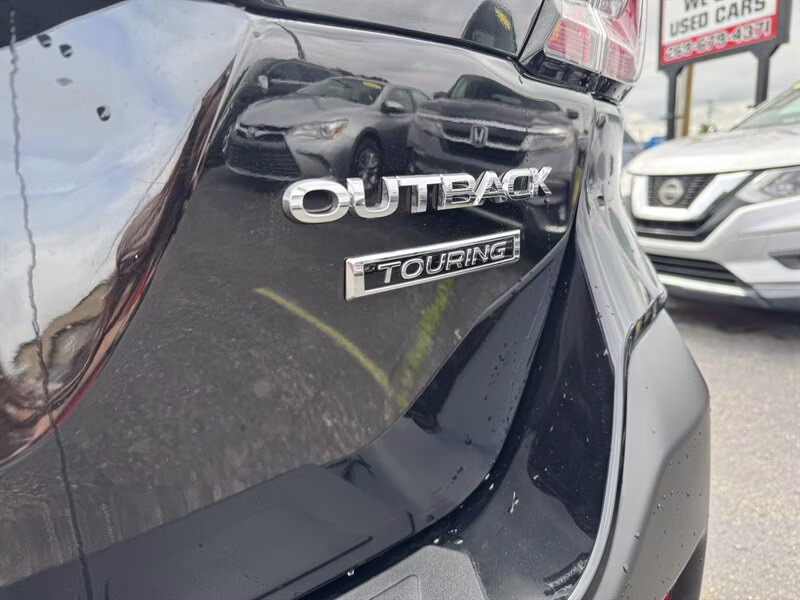 2022 Crystal Black Silica Subaru Outback Touring AWD Crossover