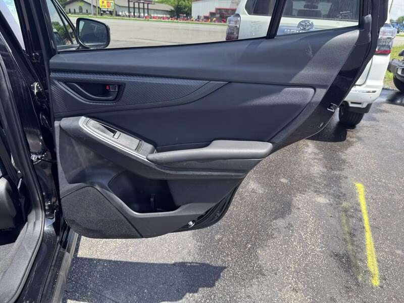 2019 Crystal Black Silica Subaru Crosstrek 2.0i Premium AWD Crossover