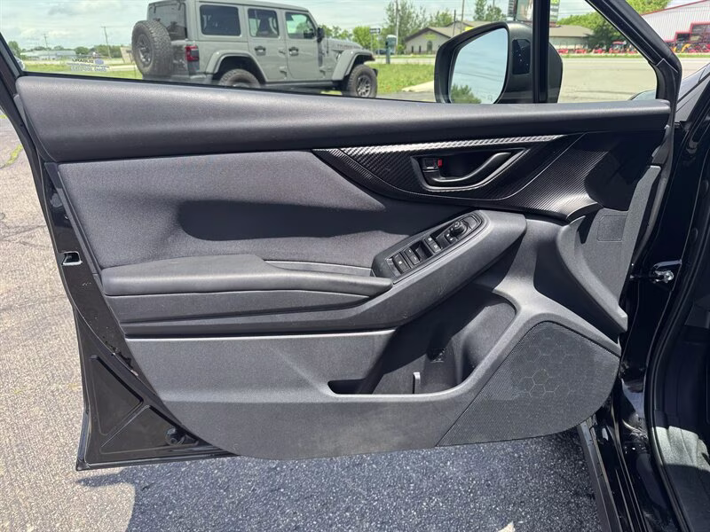 2019 Crystal Black Silica Subaru Crosstrek 2.0i Premium AWD Crossover