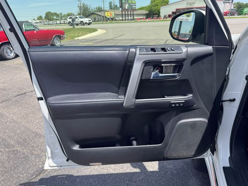2018 Blizzard Pearl Toyota 4Runner Limited 4X4 SUV