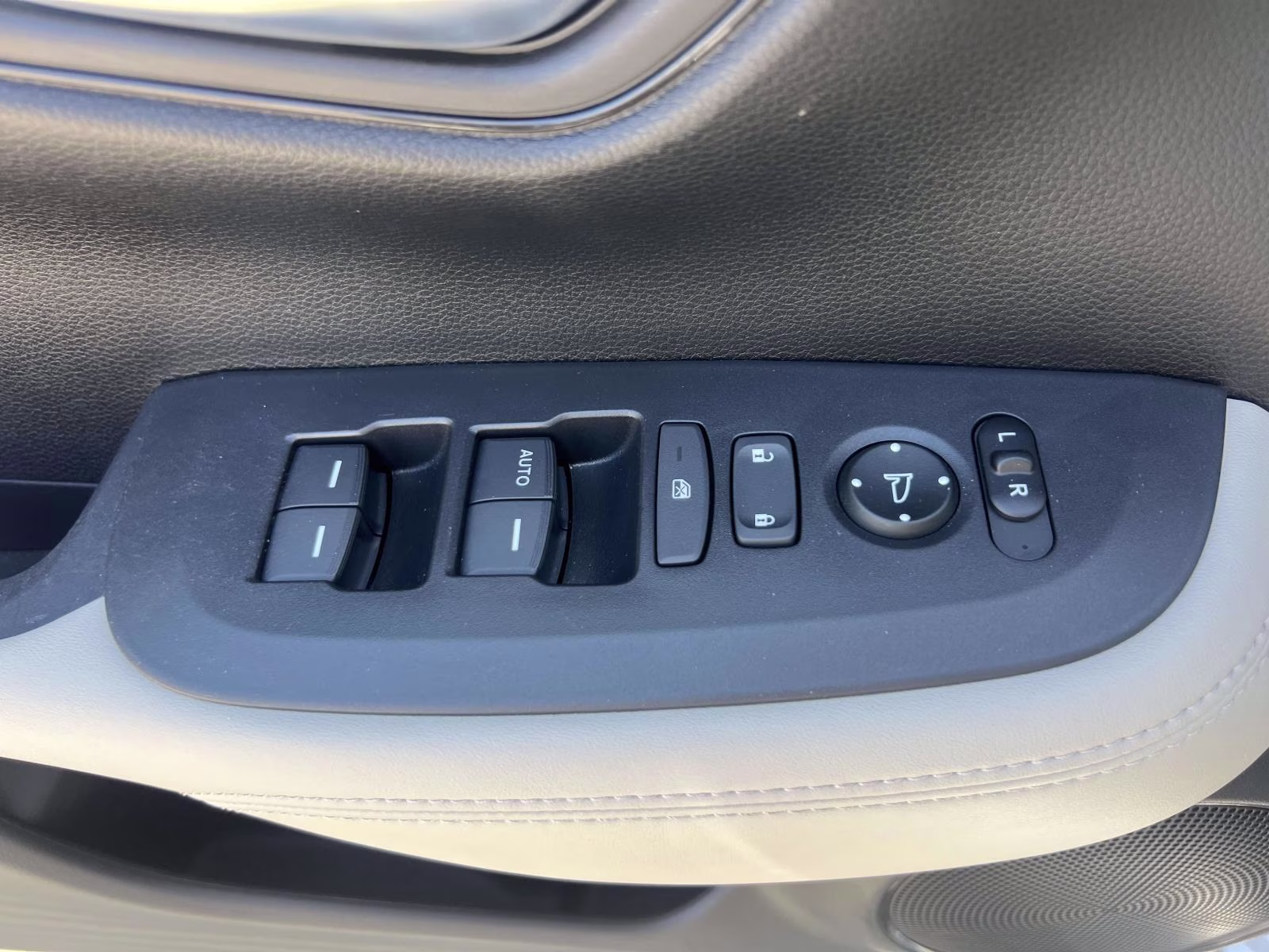 2023 Lunar Silver Metallic Honda HR-V LX AWD CVT AWD SUV