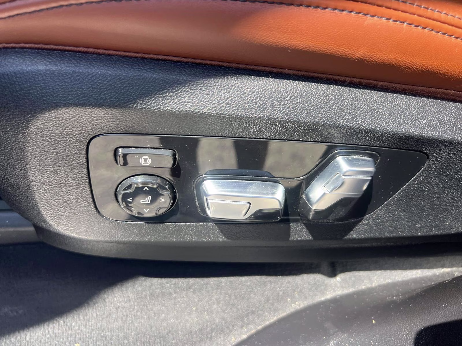 2024 Brooklyn Gray Metallic BMW X7 xDrive40i Sports Activity Vehicle AWD SUV