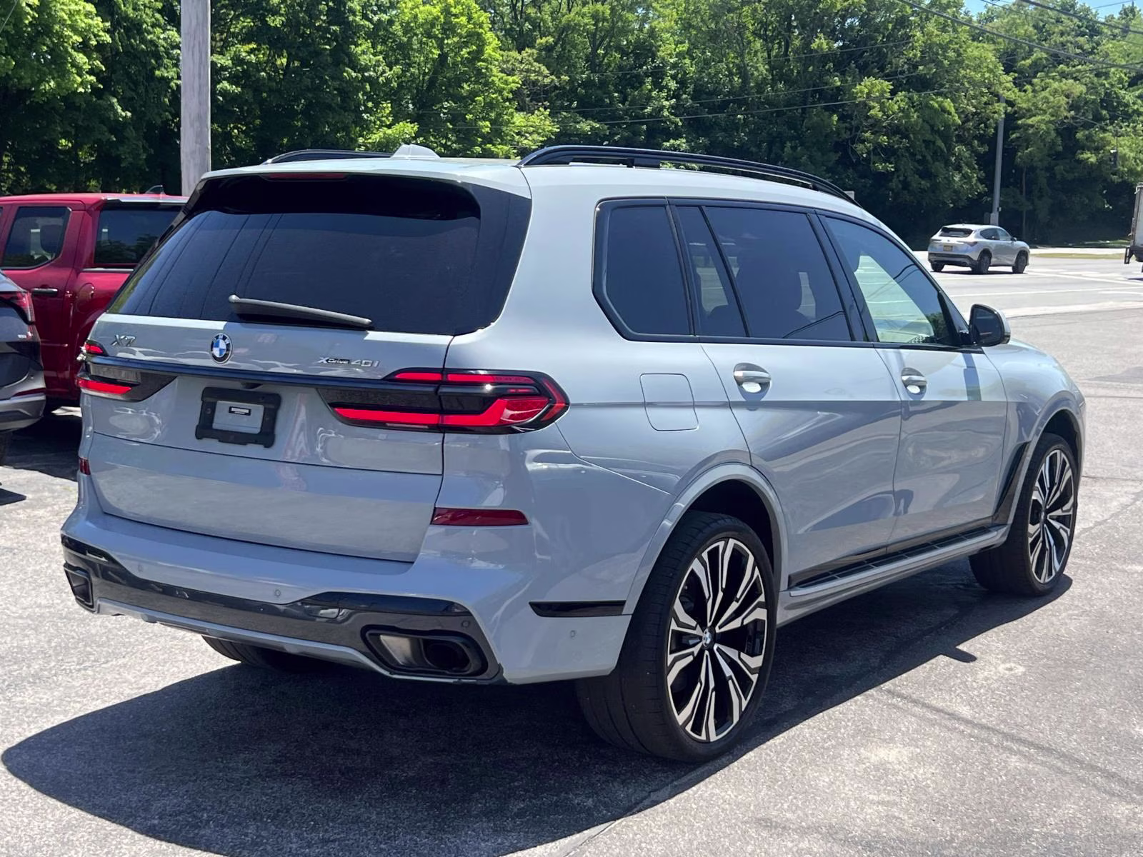 2024 Brooklyn Gray Metallic BMW X7 xDrive40i Sports Activity Vehicle AWD SUV