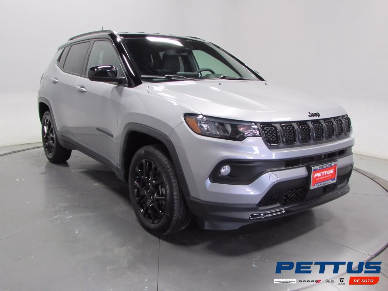 2023 Billet Silver Metallic Clearcoat Jeep Compass 4WD Altitude 4X4 SUV
