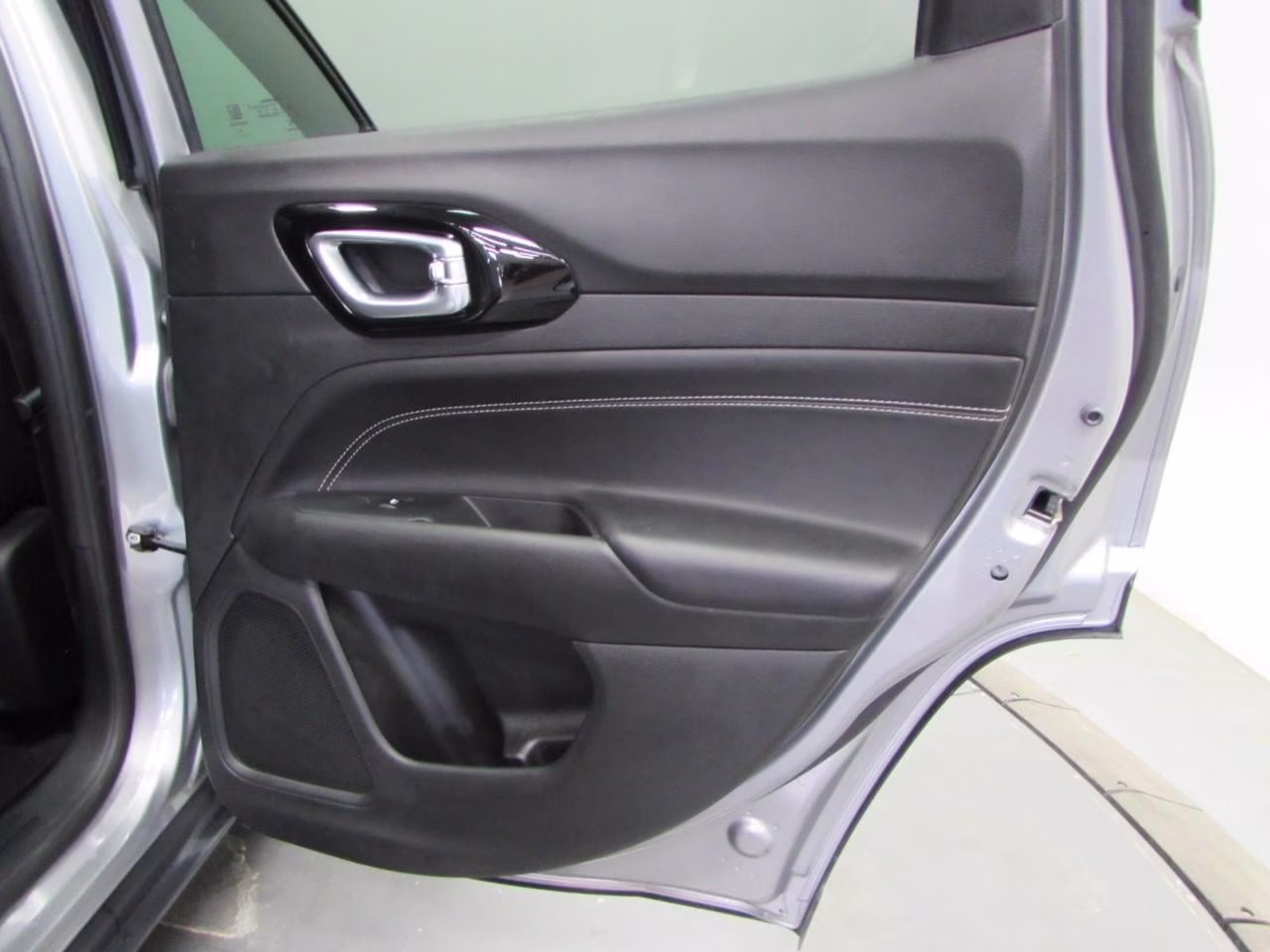 2023 Billet Silver Metallic Clearcoat Jeep Compass 4WD Altitude 4X4 SUV