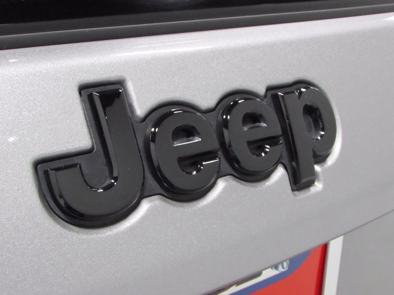 2023 Billet Silver Metallic Clearcoat Jeep Compass 4WD Altitude 4X4 SUV