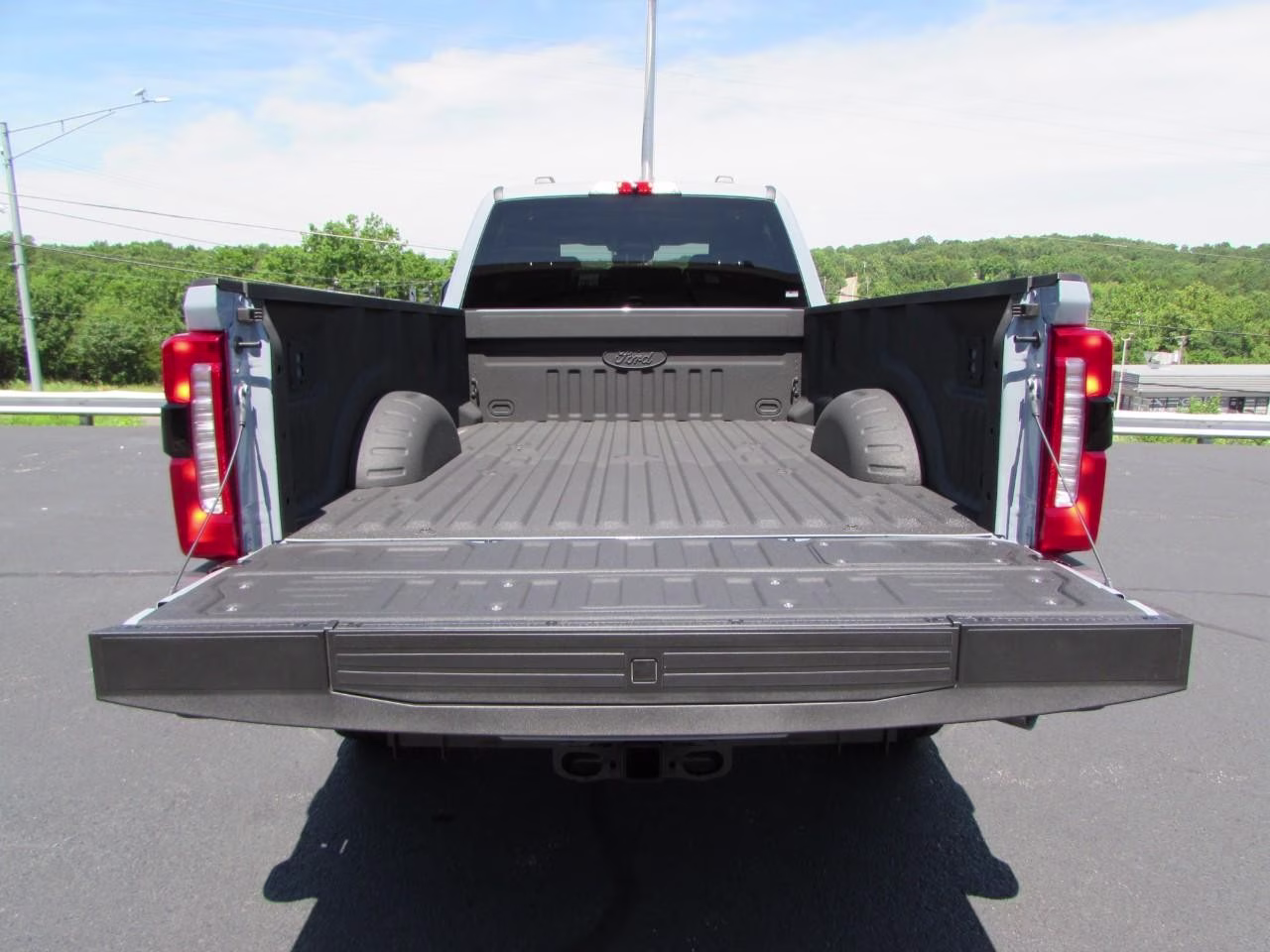 2026 Avalanche Ford Super Duty F-350 SRW Lariat 4X4 Truck