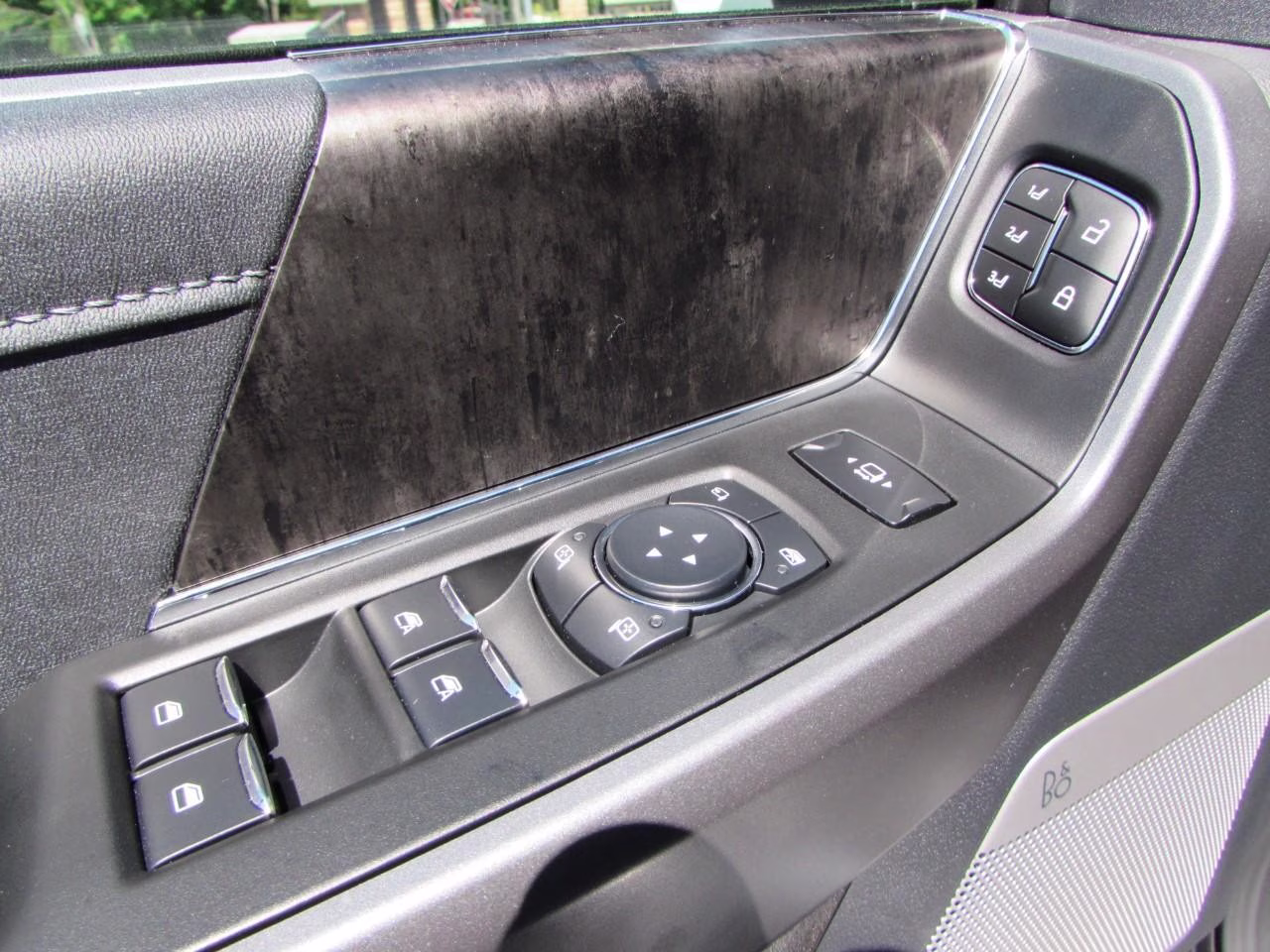 2026 Avalanche Ford Super Duty F-350 SRW Lariat 4X4 Truck