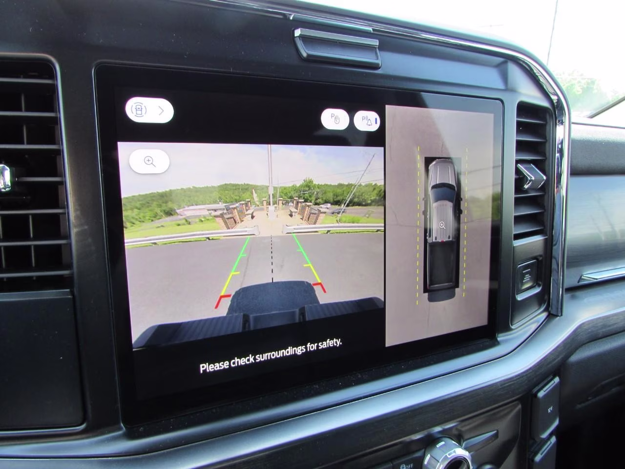 2026 Avalanche Ford Super Duty F-350 SRW Lariat 4X4 Truck