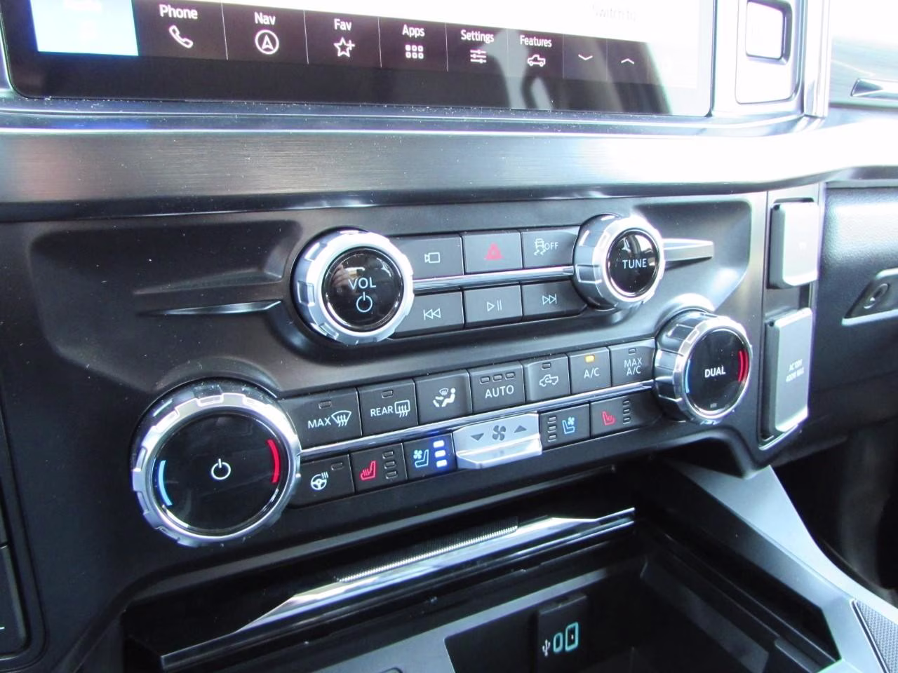 2026 Avalanche Ford Super Duty F-350 SRW Lariat 4X4 Truck