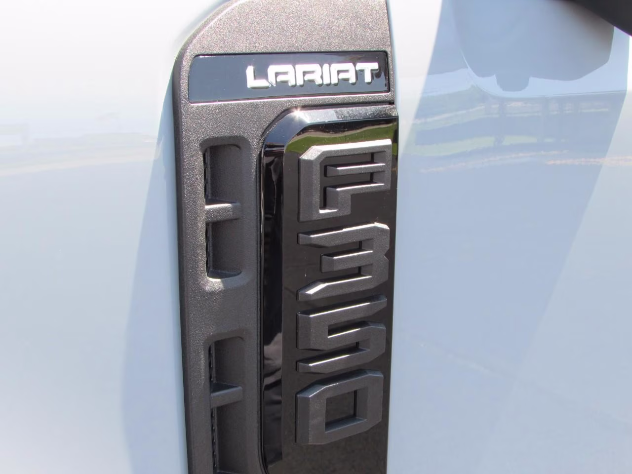 2026 Avalanche Ford Super Duty F-350 SRW Lariat 4X4 Truck