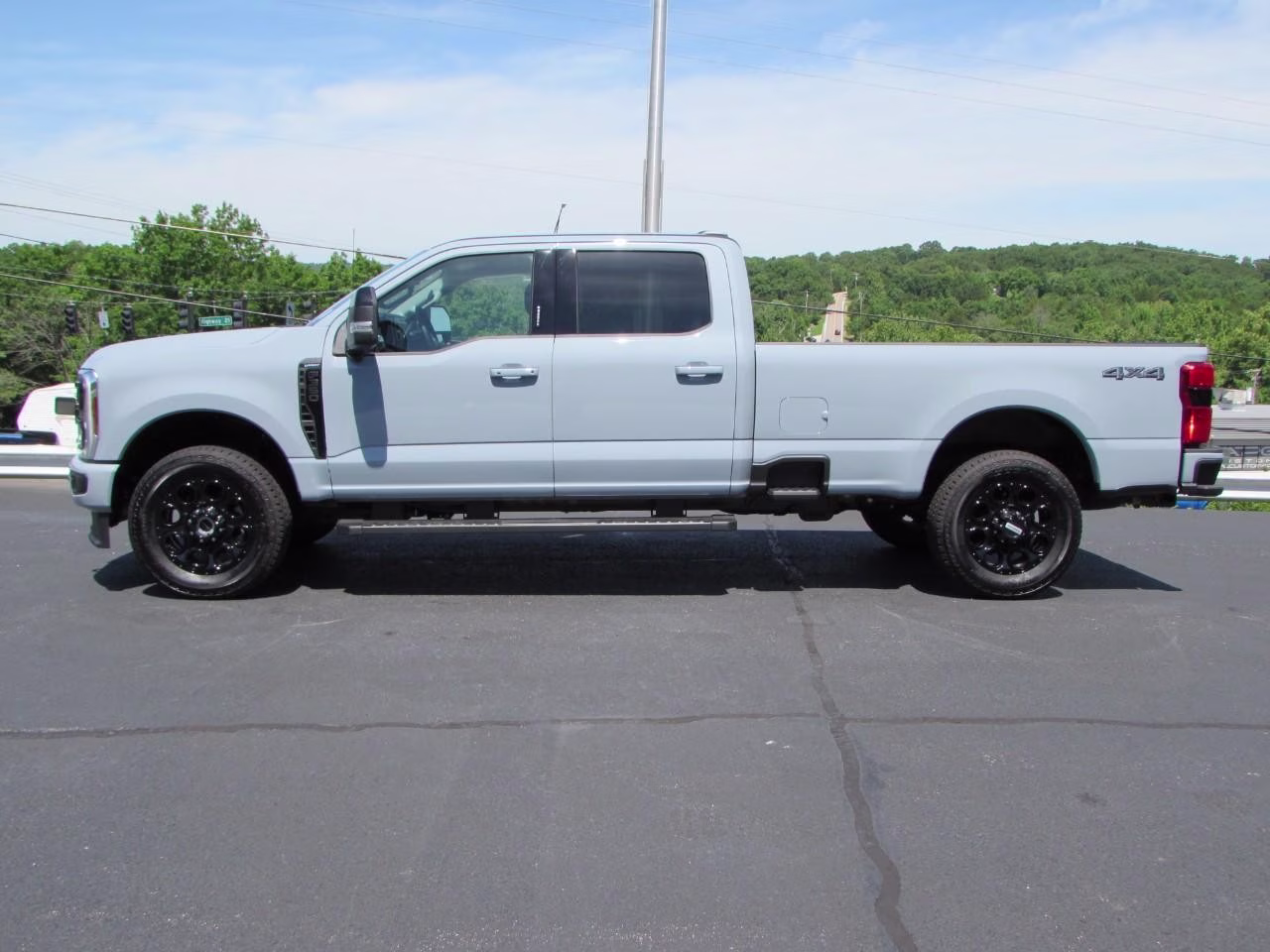 2026 Avalanche Ford Super Duty F-350 SRW Lariat 4X4 Truck