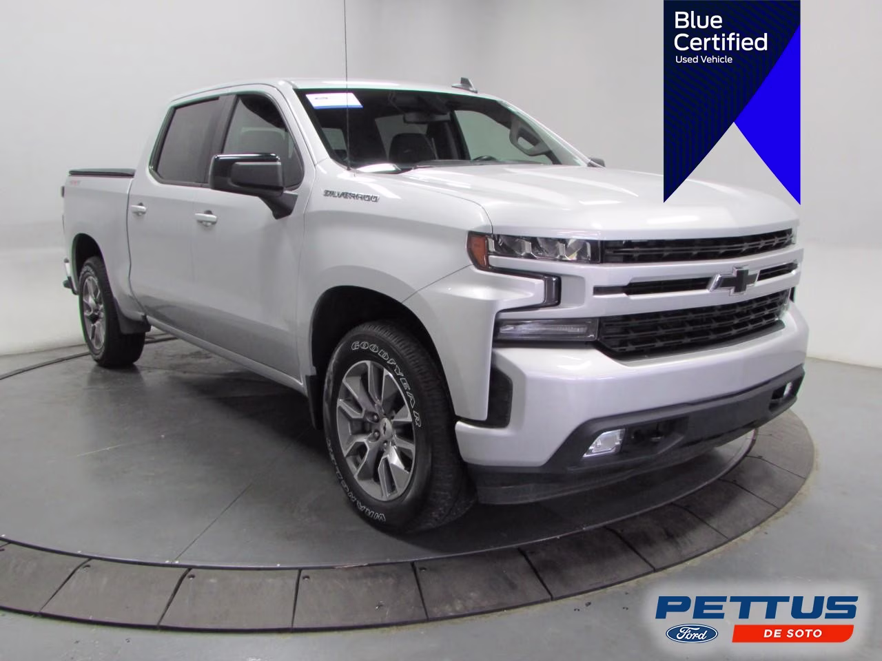2019 Silver Ice Metallic Chevrolet Silverado 1500 4WD RST Crew Cab 4X4 Truck