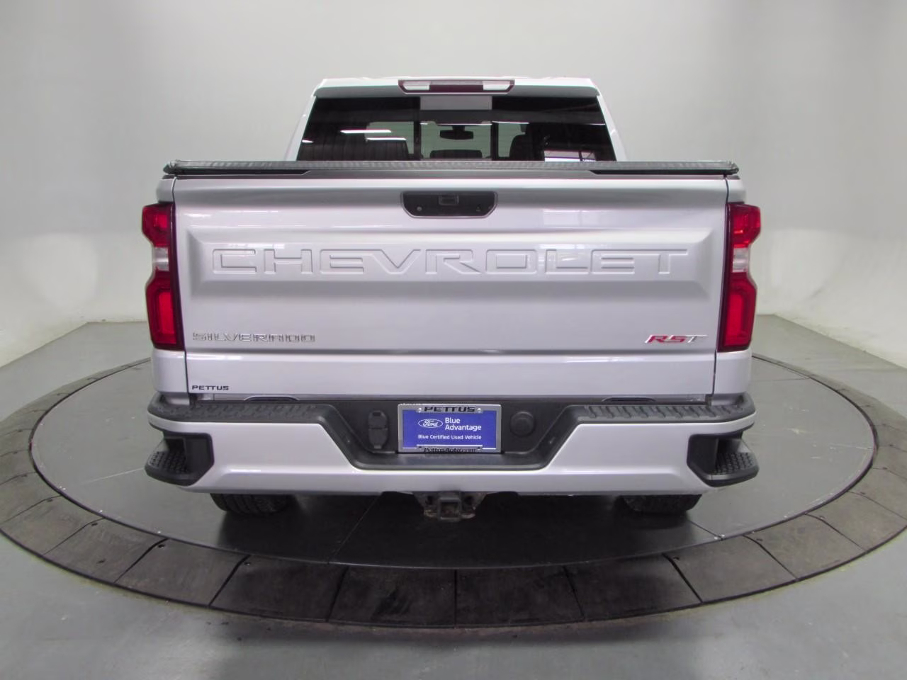 2019 Silver Ice Metallic Chevrolet Silverado 1500 4WD RST Crew Cab 4X4 Truck