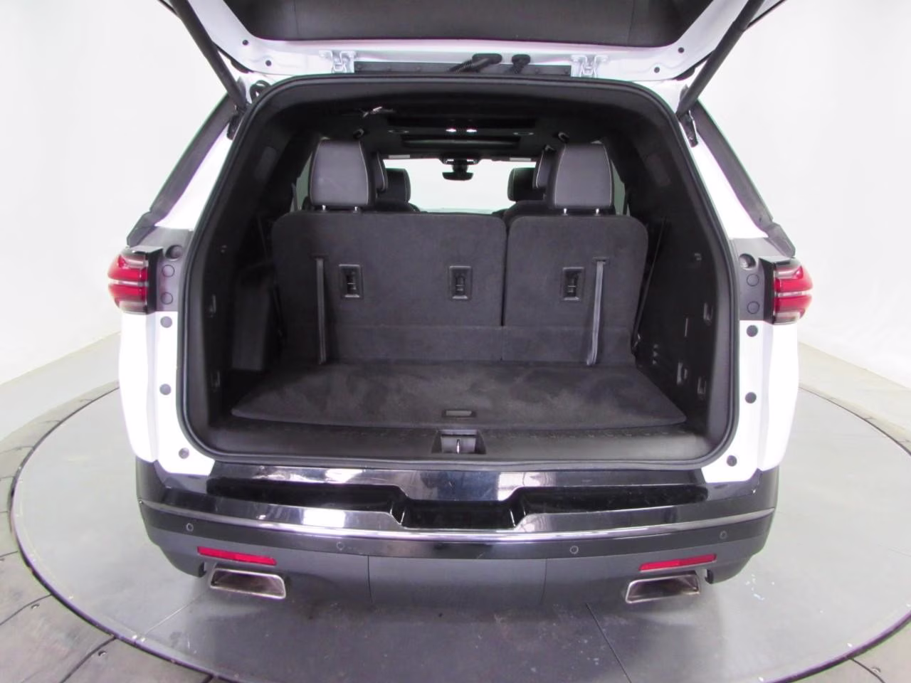 2023 Summit White Chevrolet Traverse Premier FWD SUV