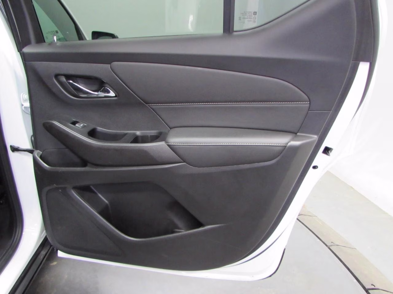 2023 Summit White Chevrolet Traverse Premier FWD SUV