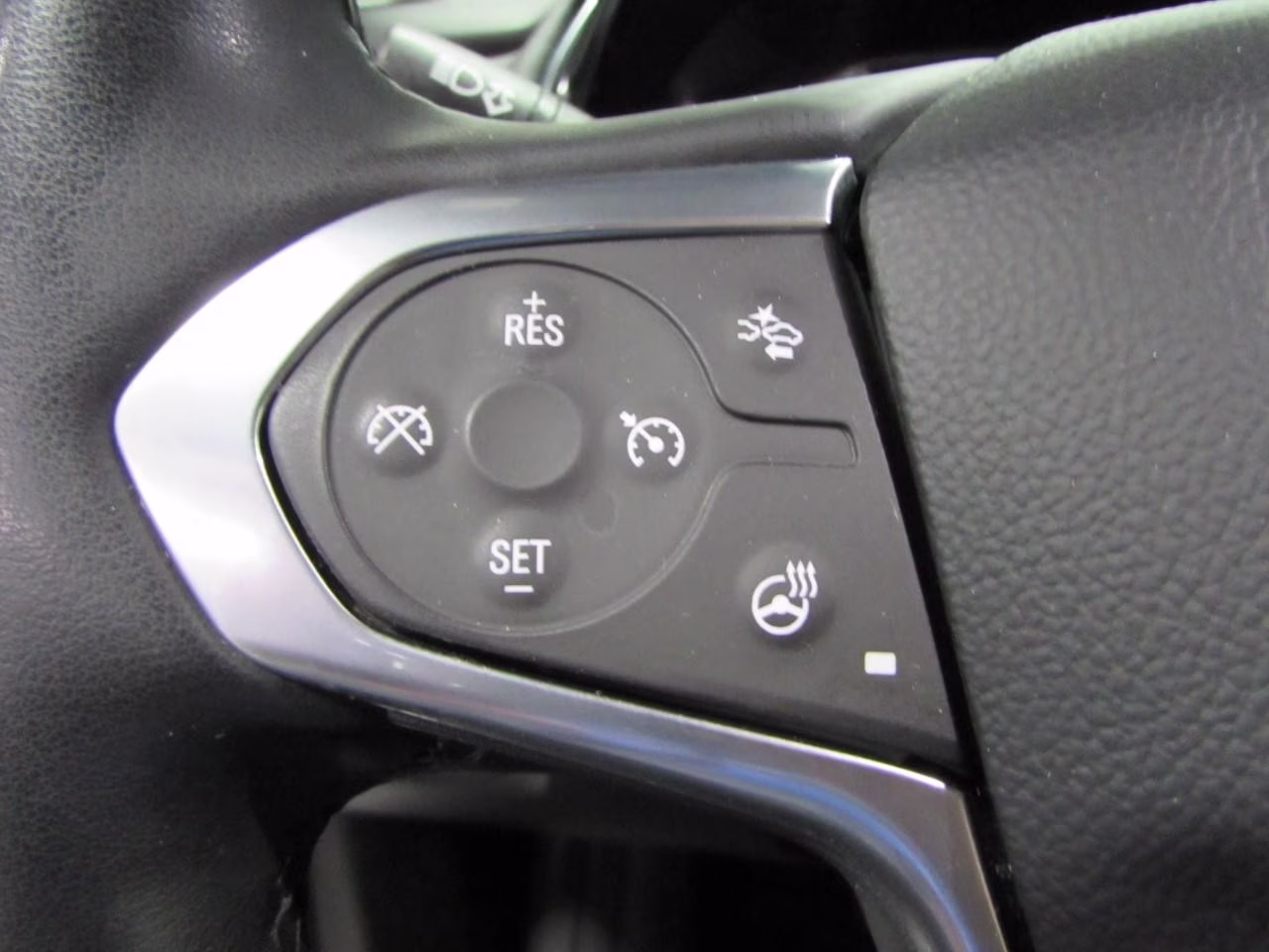 2023 Summit White Chevrolet Traverse Premier FWD SUV