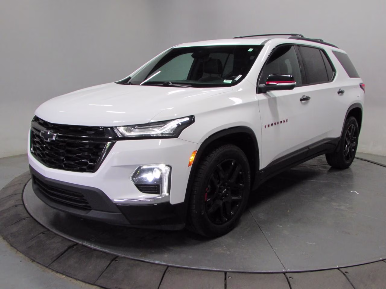 2023 Summit White Chevrolet Traverse Premier FWD SUV